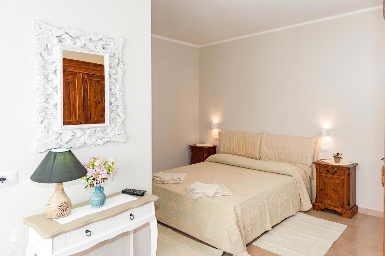 Lu Lioni Rooms San Teodoro  Buitenkant foto