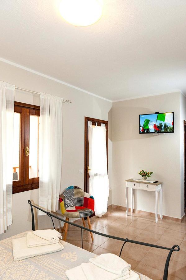 Lu Lioni Rooms San Teodoro  Buitenkant foto