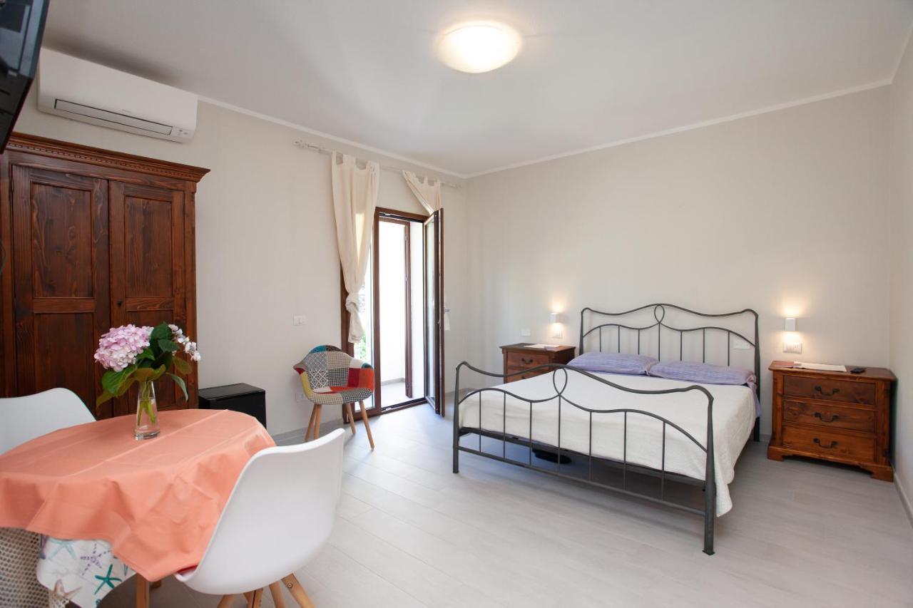 Lu Lioni Rooms San Teodoro  Buitenkant foto