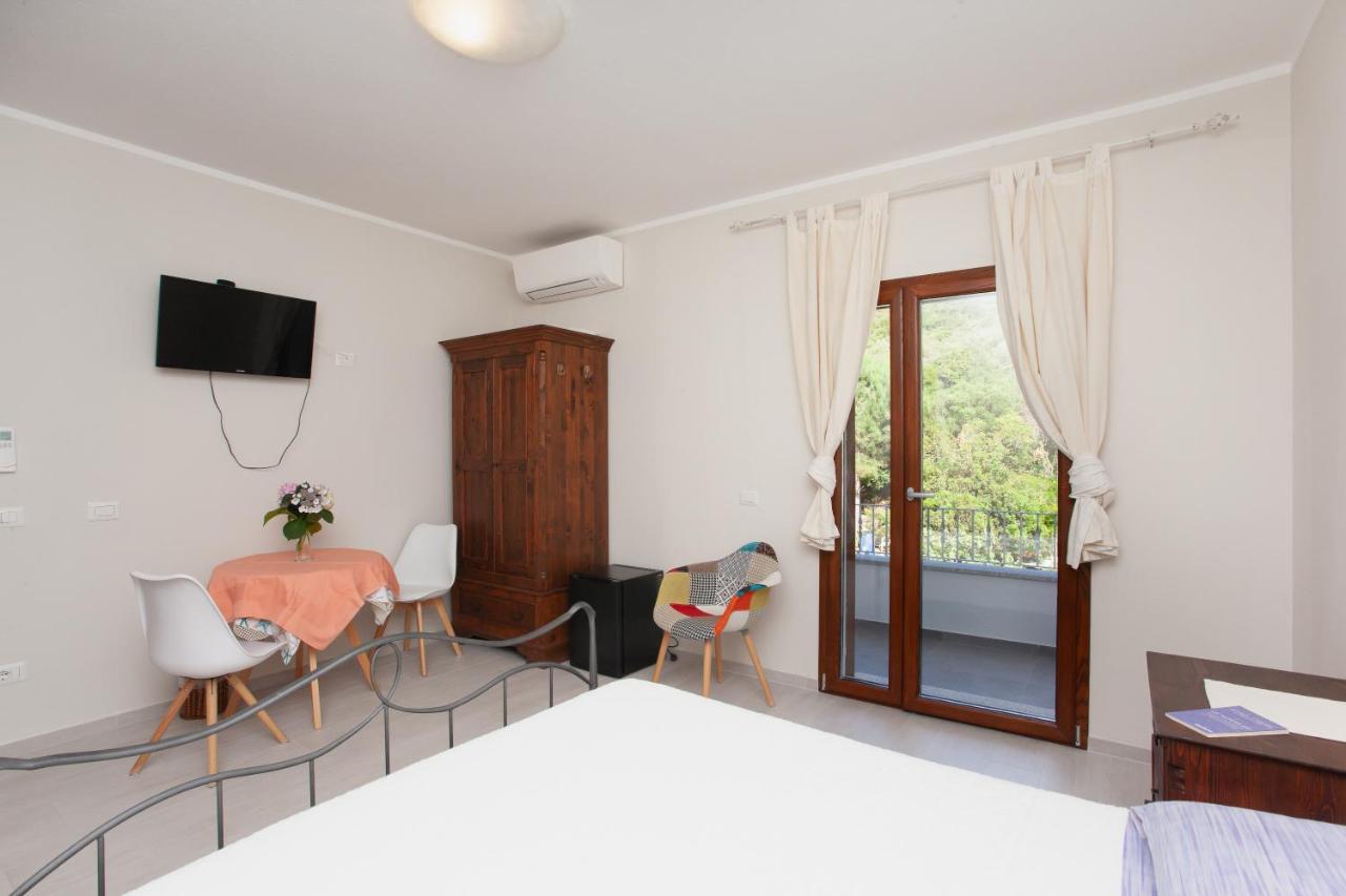 Lu Lioni Rooms San Teodoro  Buitenkant foto