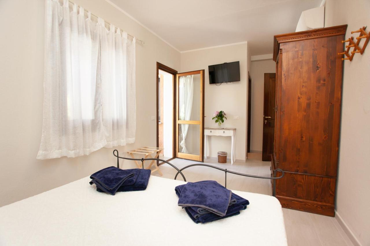 Lu Lioni Rooms San Teodoro  Buitenkant foto