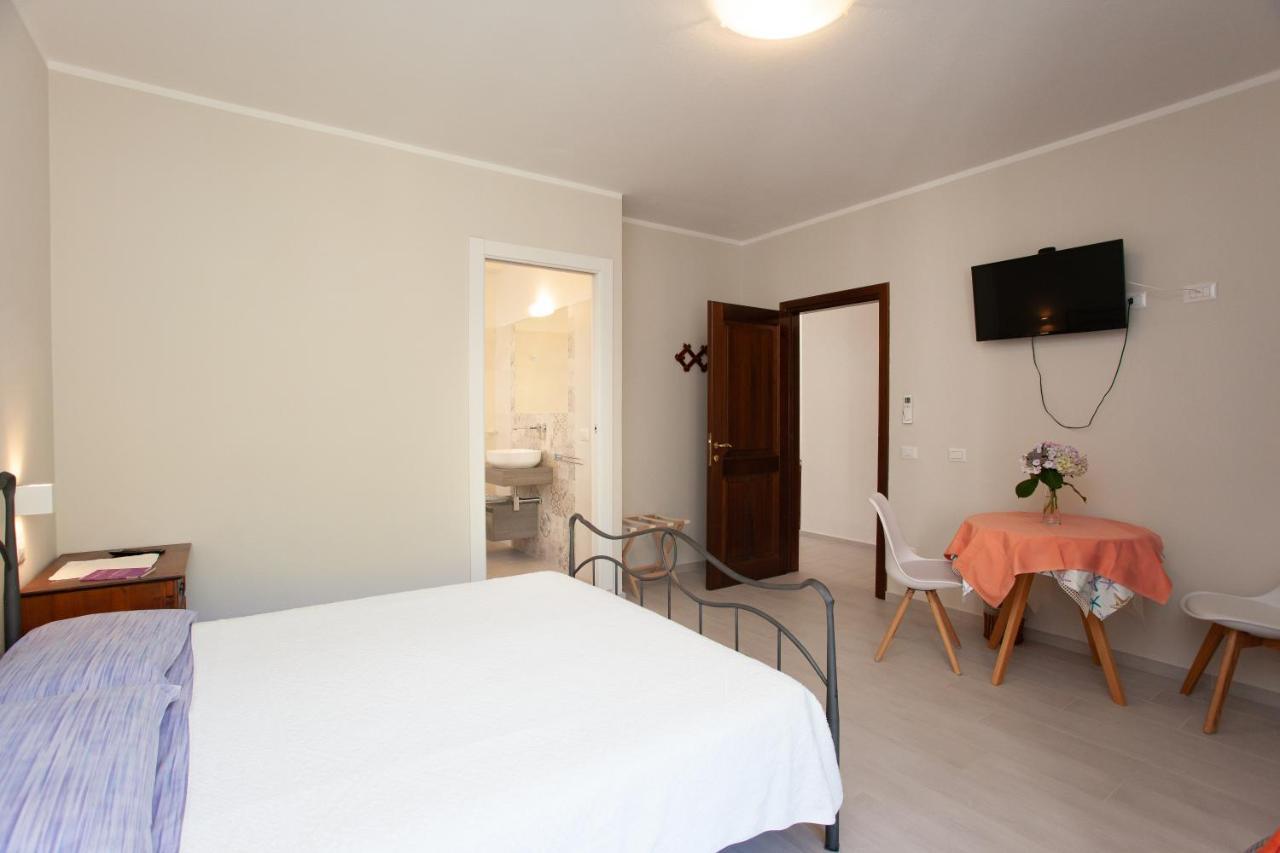 Lu Lioni Rooms San Teodoro  Buitenkant foto