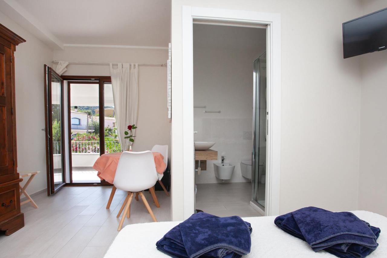 Lu Lioni Rooms San Teodoro  Buitenkant foto